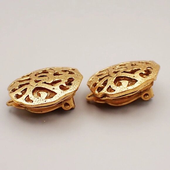 CHANEL CC Logo Button Large Earrings 25 Clip-On GHW France Vintage 398-082525 - Picture 2 of 8